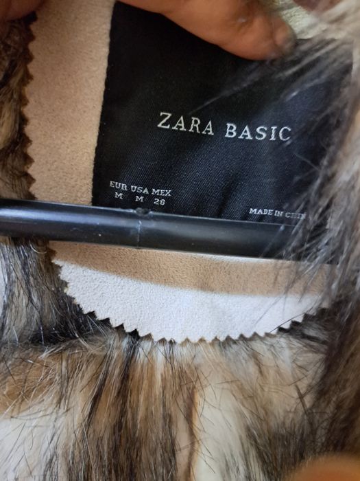 Vesta cu blanita Zara