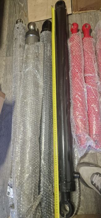 Cilindru hidraulic 1300 mm Lungime deschide 1000 mm Diametru bolt 40 m