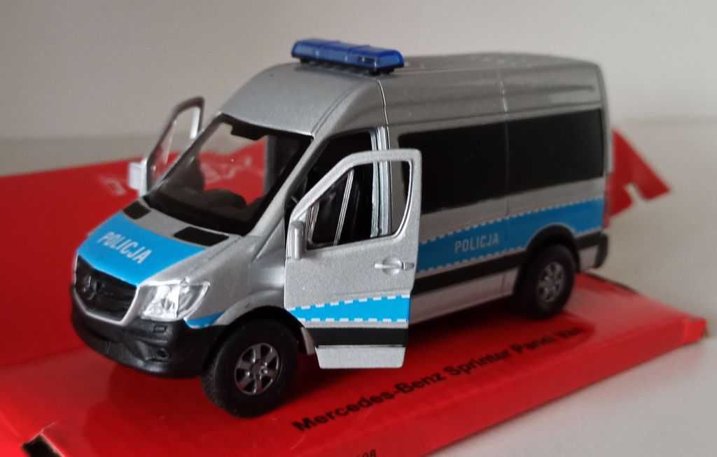 Macheta Mercedes Sprinter Panel Van Politia Polonia 2016 - Welly 1/40