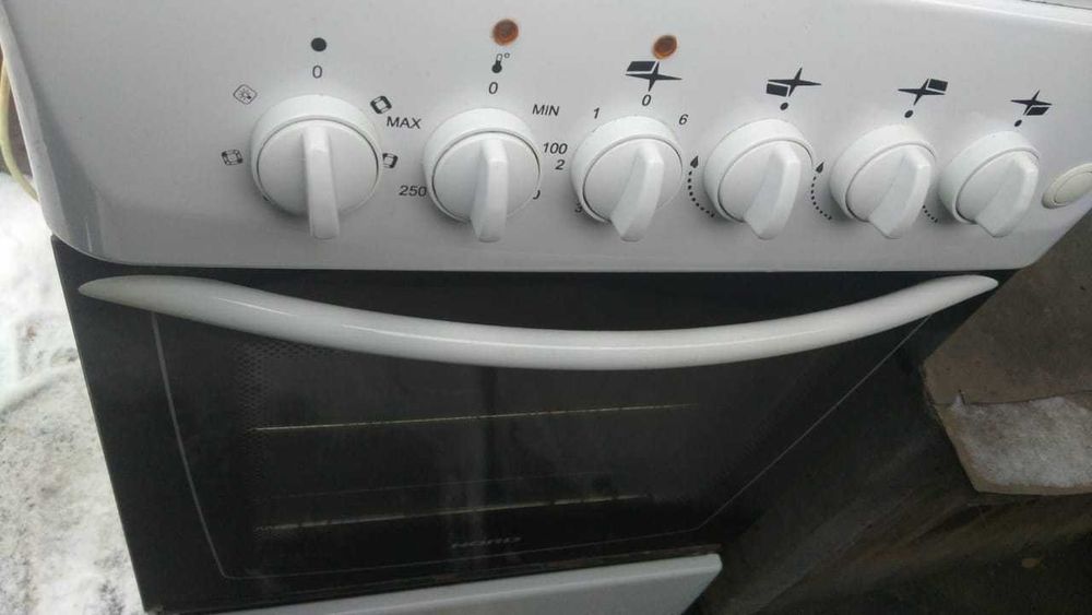 Продам комбинированную плиту. 3 газовые конфорки, 1 электро.