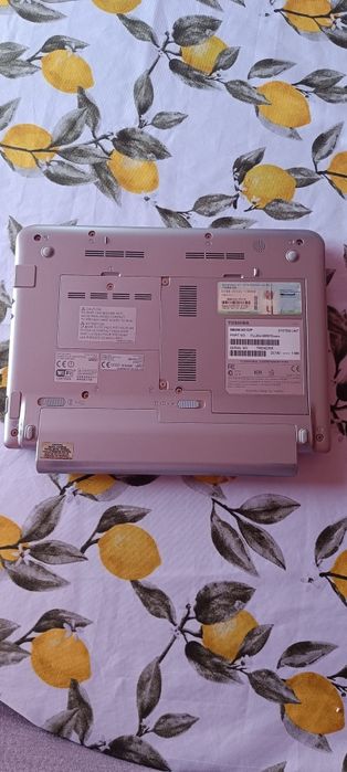 Лаптоп Toshiba -Неразличим от нов