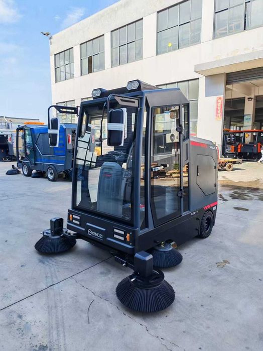 Подметально-уборочная машина Yangzi S11 (Battery).