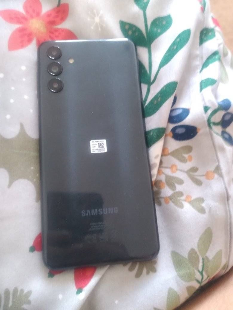 Vând urgent Samsung A04S nou cumpărat acum 2 zile!