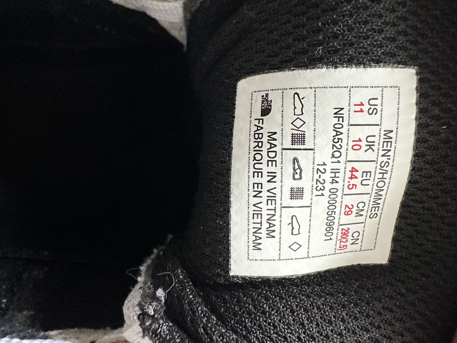 Продавам маратонки the north face