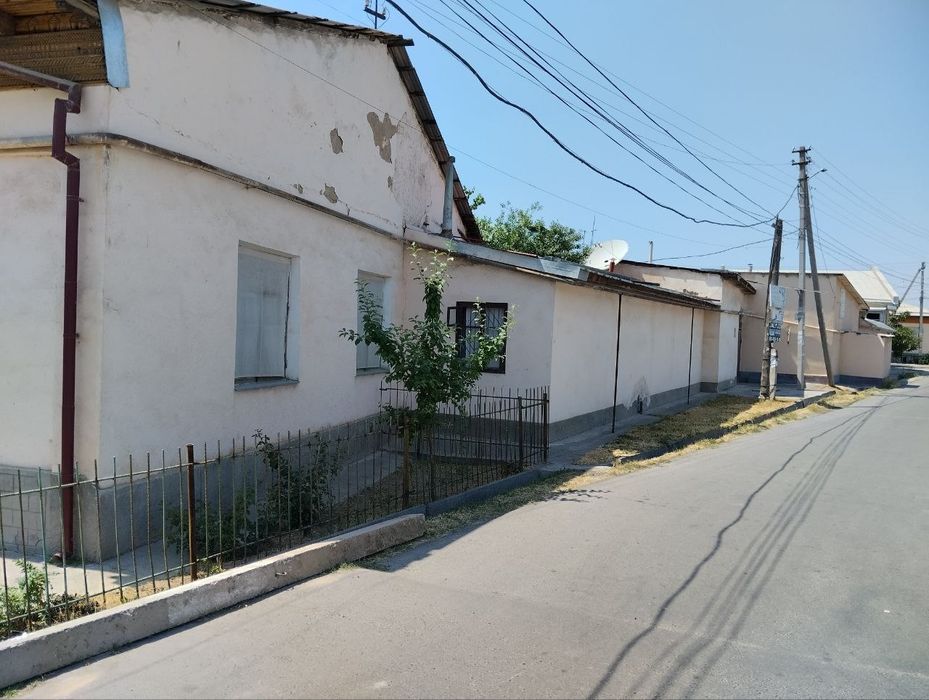 Yashnabod tumani hovli uy sotiladi 4.9 sotix masjid yonida