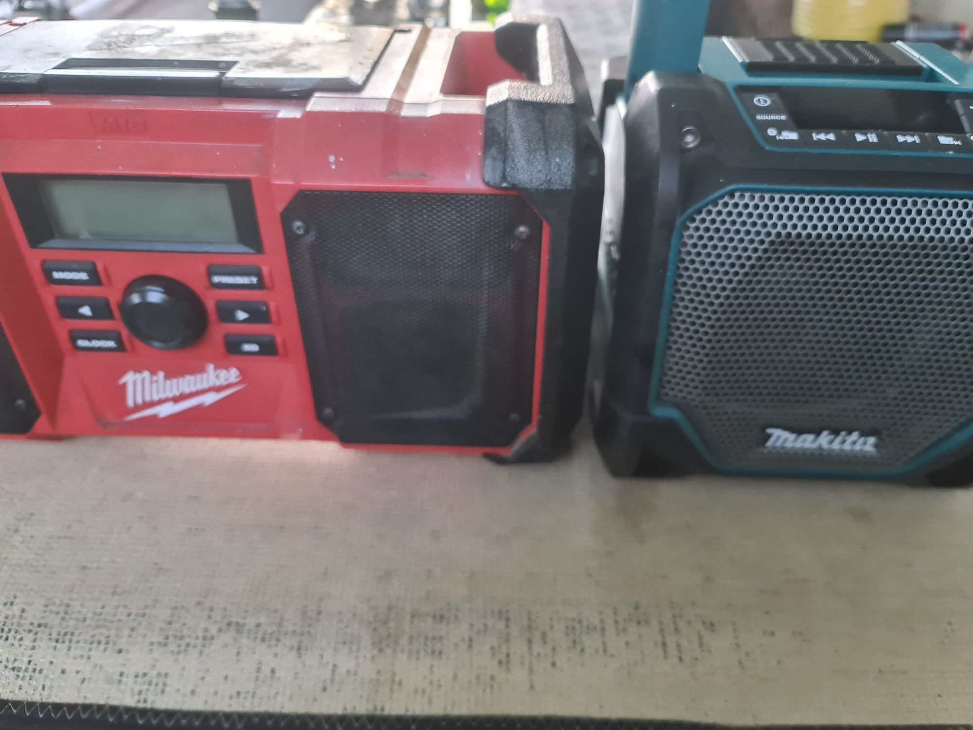 Milwaukee M18 JSR radio /Makita boxa Bluetooth DMR202