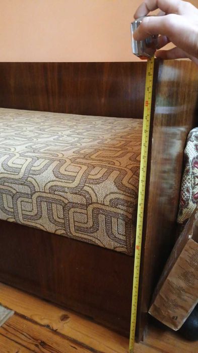 Ъглови легла с ракла  
Намират се в гр. София - център.