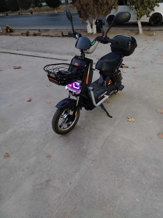 Продаётся скутер Dimansh почти новый