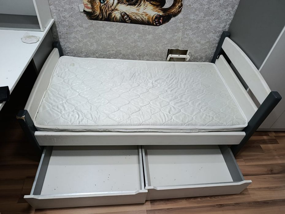 Ванна,бойлер, кровать детская