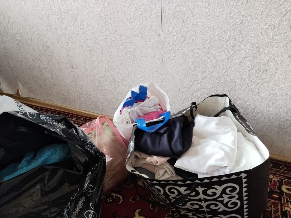 Отдам даром вещи на девочку с 2 лет до 10лет