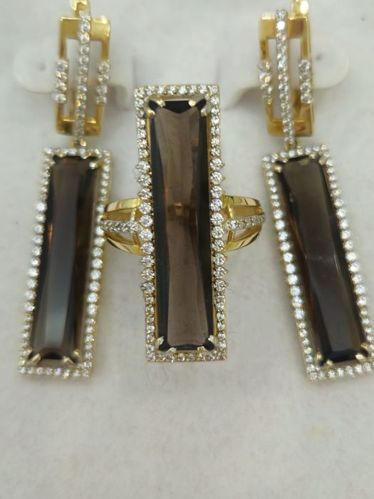 Продам новый золотой эксклюзивный набор 585пр. Италия