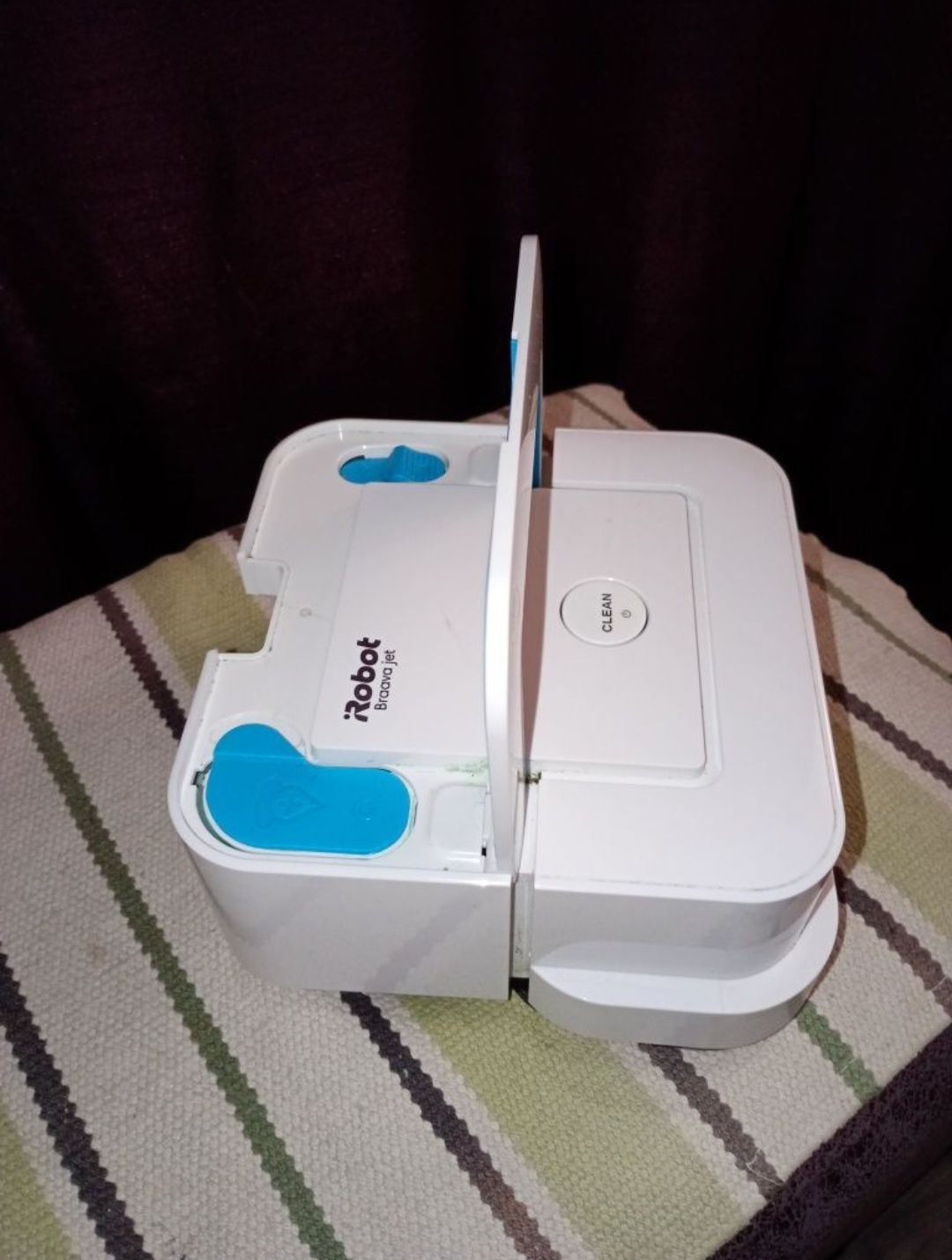 Aspirator IRobot Brava Jet 250(pentru piese)