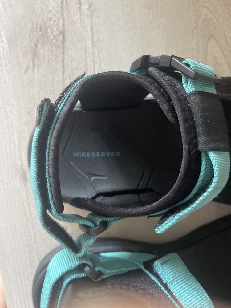 Сандали на Reserved, р-р 37