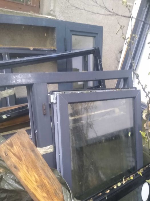 Продавам алуминиева дограма от/за магазин