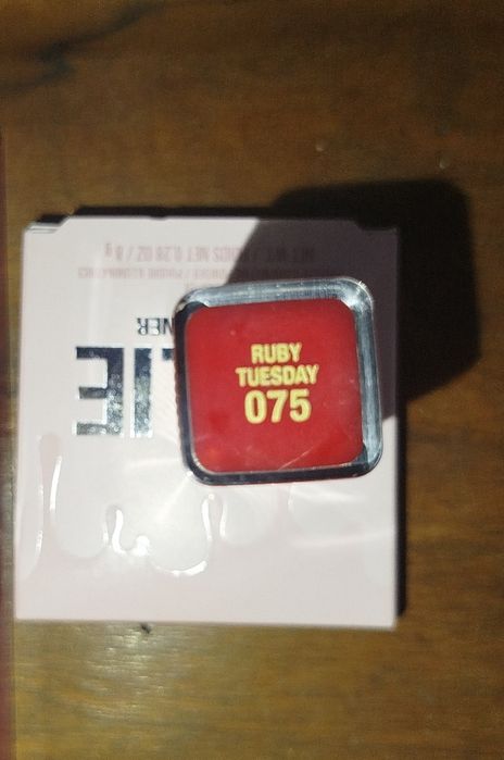 Козметика гланцове и червила