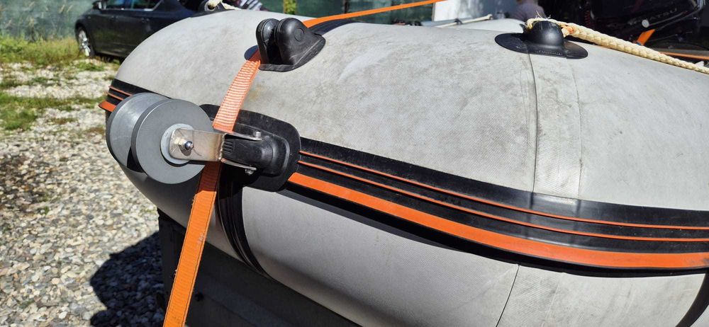 Vand motor barca Tohatsu 9.8cp 2 timpi si barca Kolibri KM300D