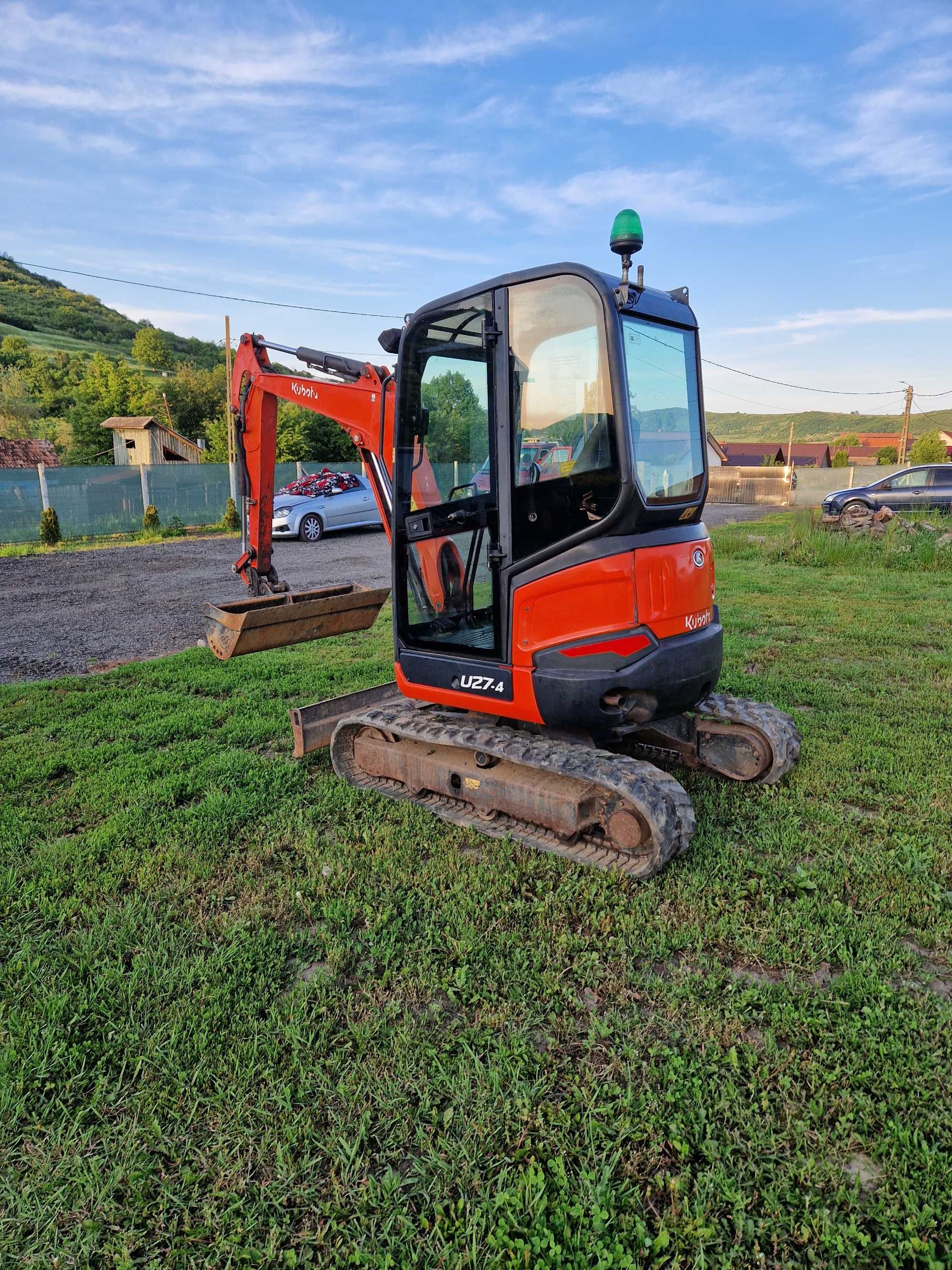 Miniexcavator kubota u27-4