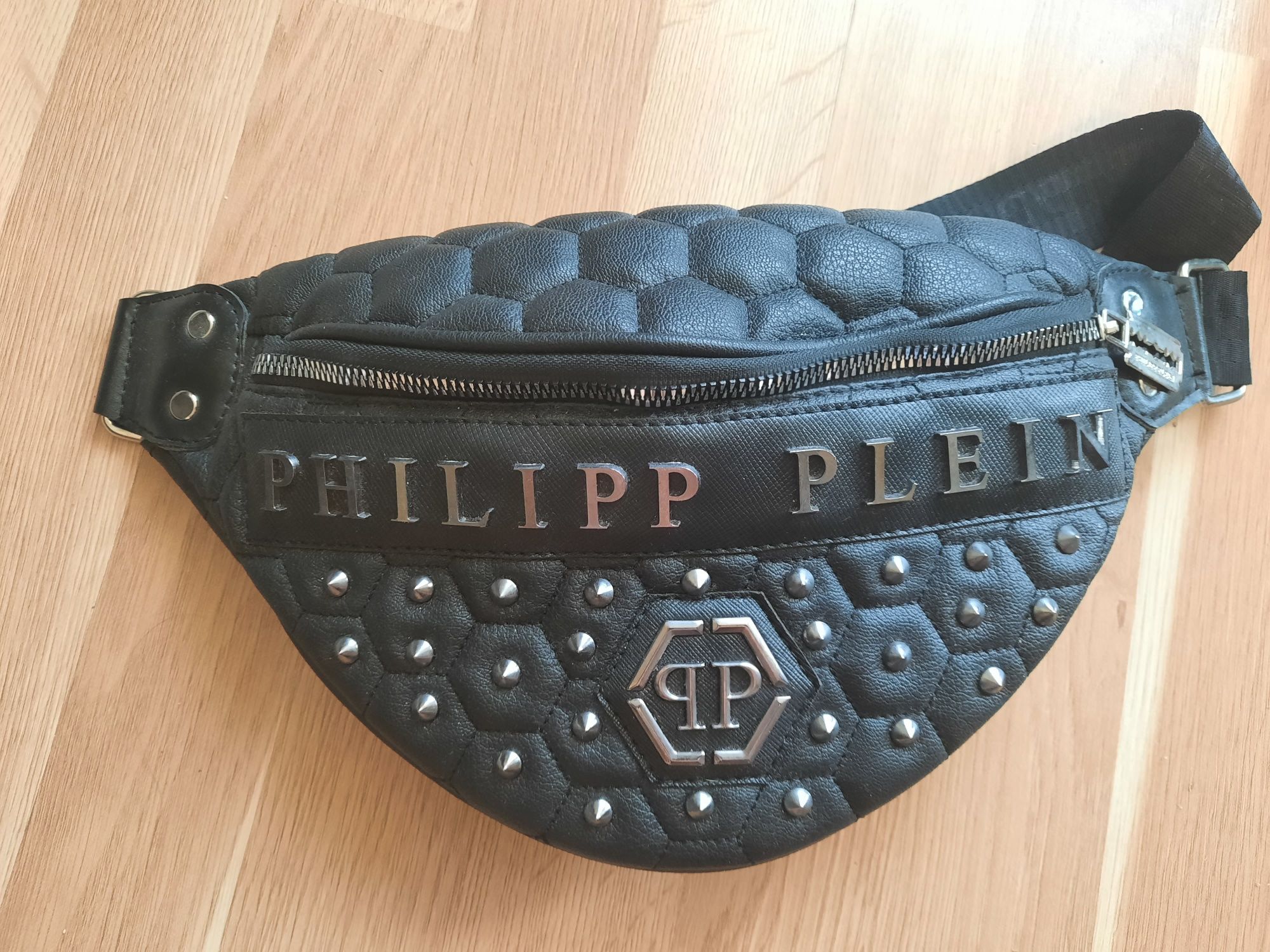 Чанти Louis Vuitton , Philip Plein DSQuared2