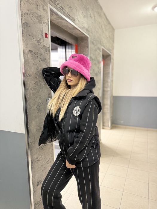 Спортен екип със камани