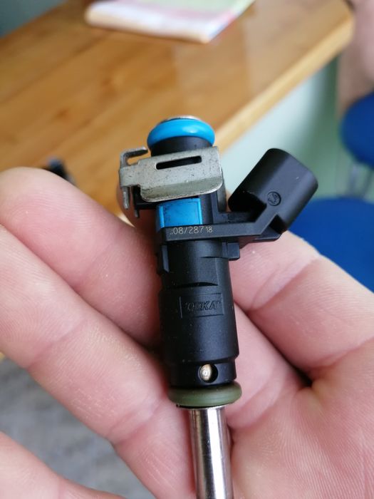 Бензинови дюзи за опел инсигния