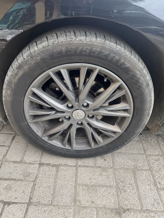 Продам шины диски r17  камри