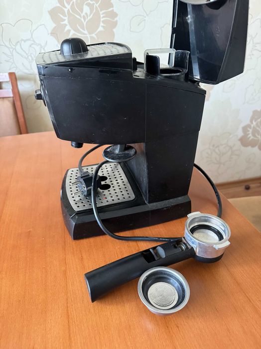 Кафемашина за еспресо DeLonghi EC155 1100W