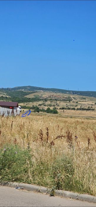Vand 1170 mp. de teren  de casa in Schela pe strada Parang