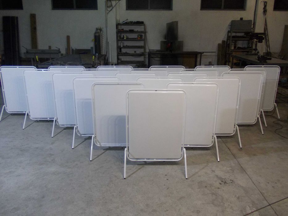 Метална табела тротоарна