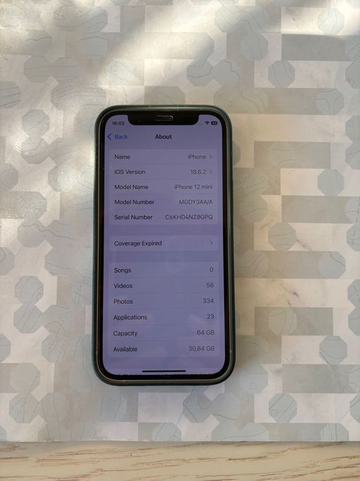 iPhone 12 mini, 64 GB, бял, с оригинален Apple кейс