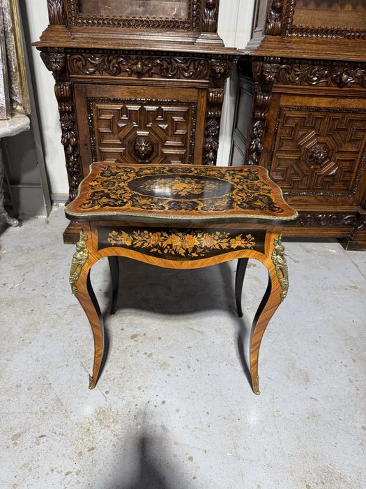 Masuta de machiaj, ludovic XV, cu filee, intarsii si ornamente bronz