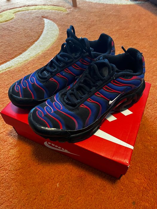 Vând sneakers : Jordan 6 ring , Nike air Max tn