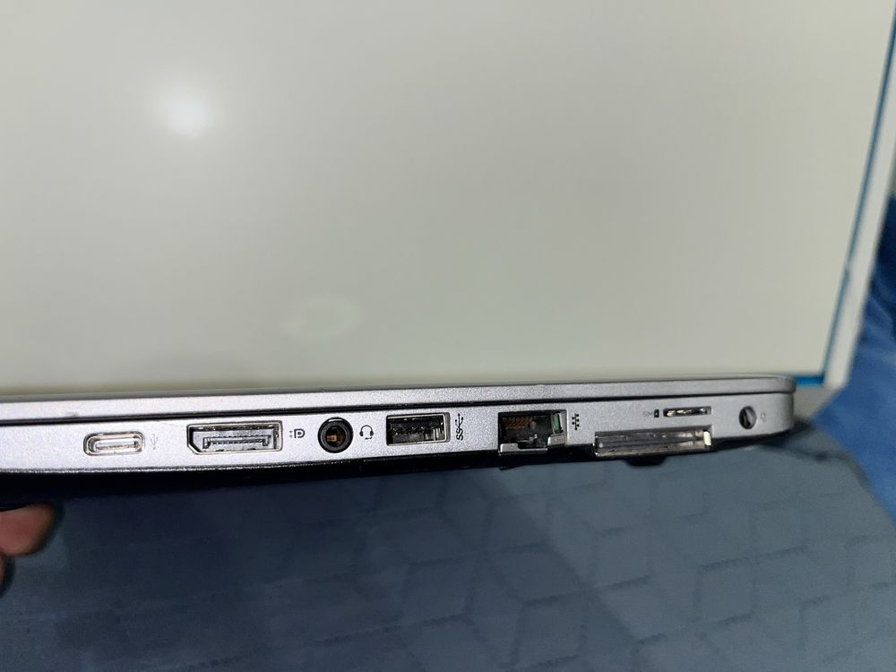 Лаптоп HP Elitebook 820 G3 с Windows 10 и Office pro