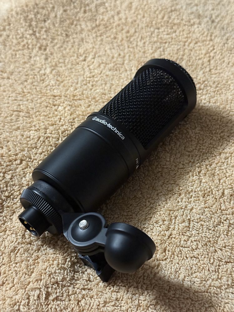 Профессиональный микрофон audio-technica AT2020