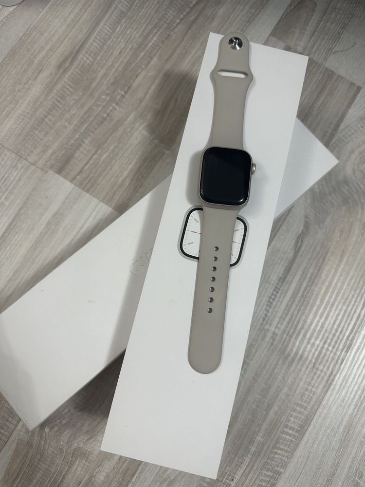 APPLE Watch Series 7 GPS, 41mm Starlight Aluminium Case with Starlight