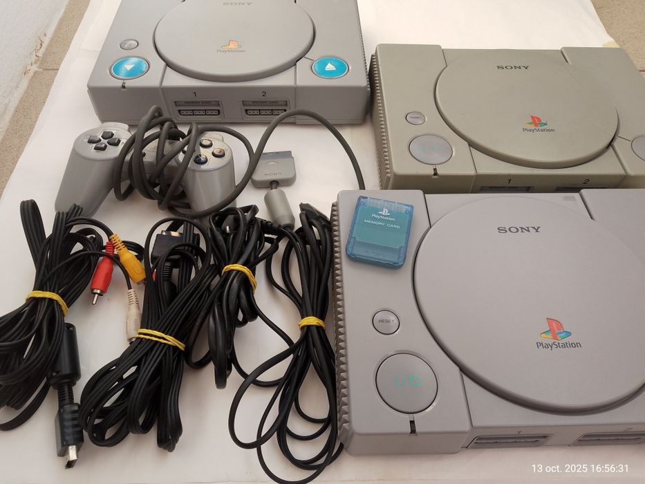 Consola PS1 one 3 buc