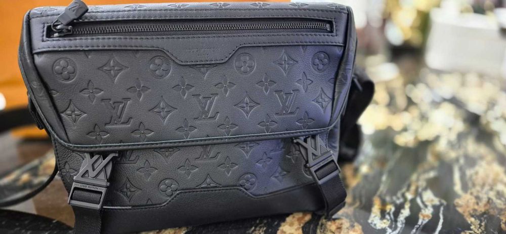 Чанта Louis Vuitton Messenger Voyager PM нова, черна