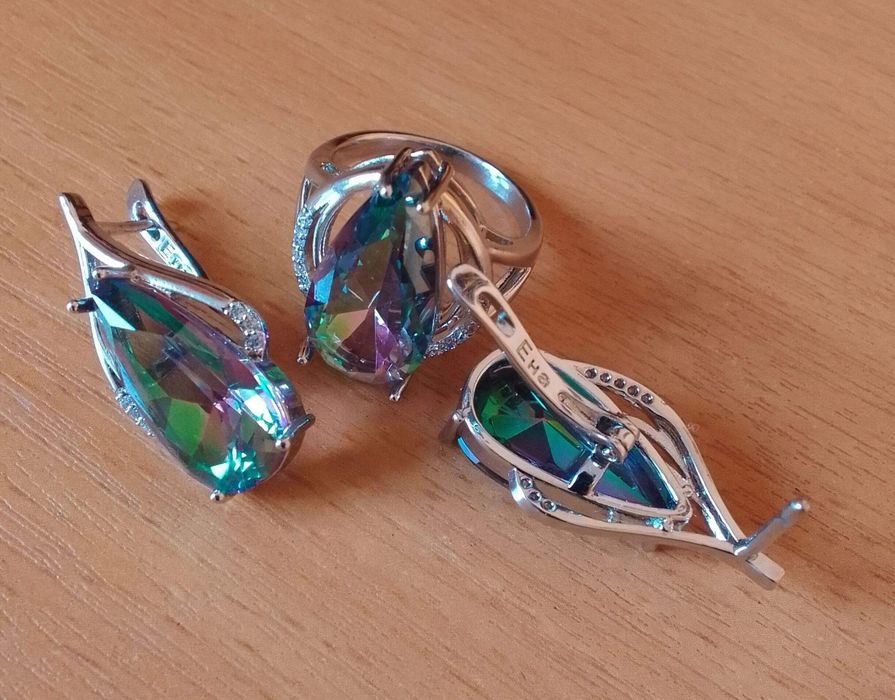 Мистик топаз радужный кварц