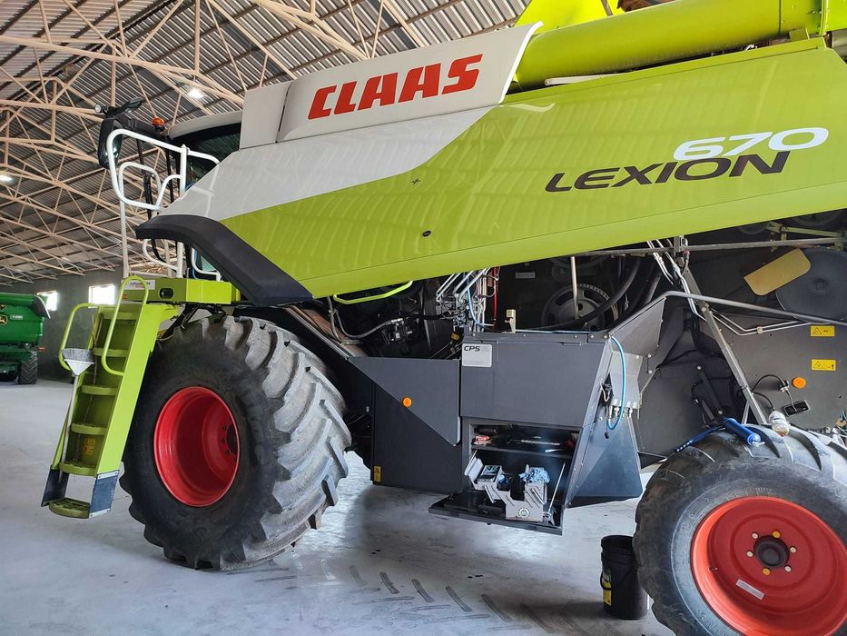 Service Caterpillar/Perkins combine CLAAS