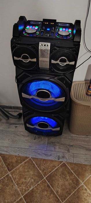 BOXA Akai loatâ de nouâ de anul trecut am factura la ia