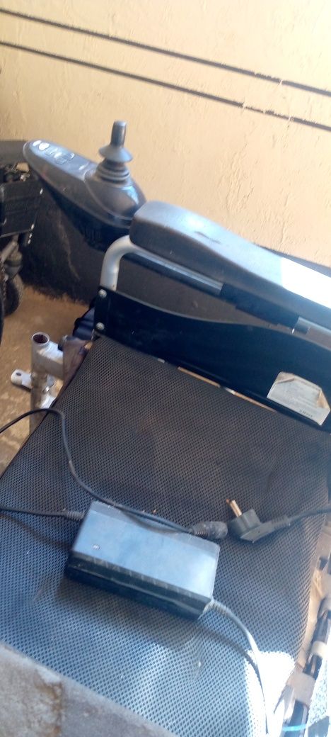 Nogironlar aravasi elektron