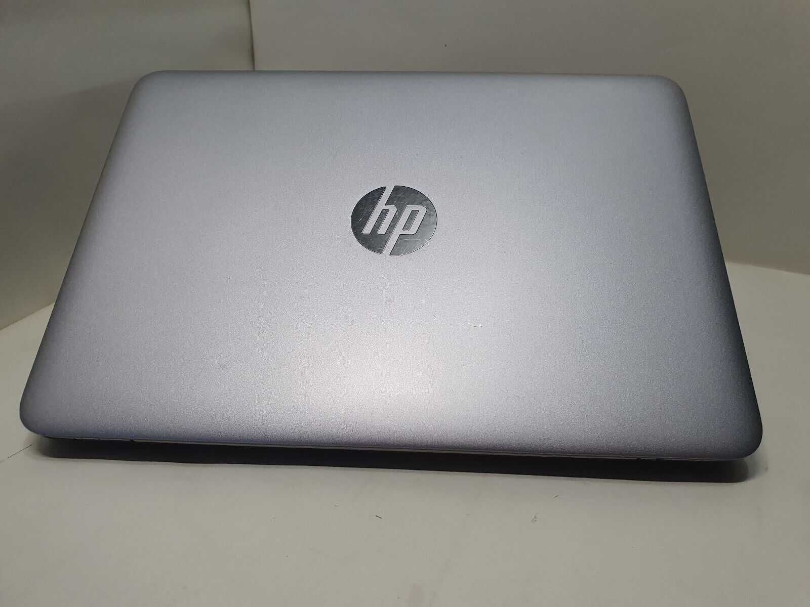Лаптоп HP 820 G3 i5-6300U 8GB 256GB SSD 12.5 HD с Windows 10 / 11