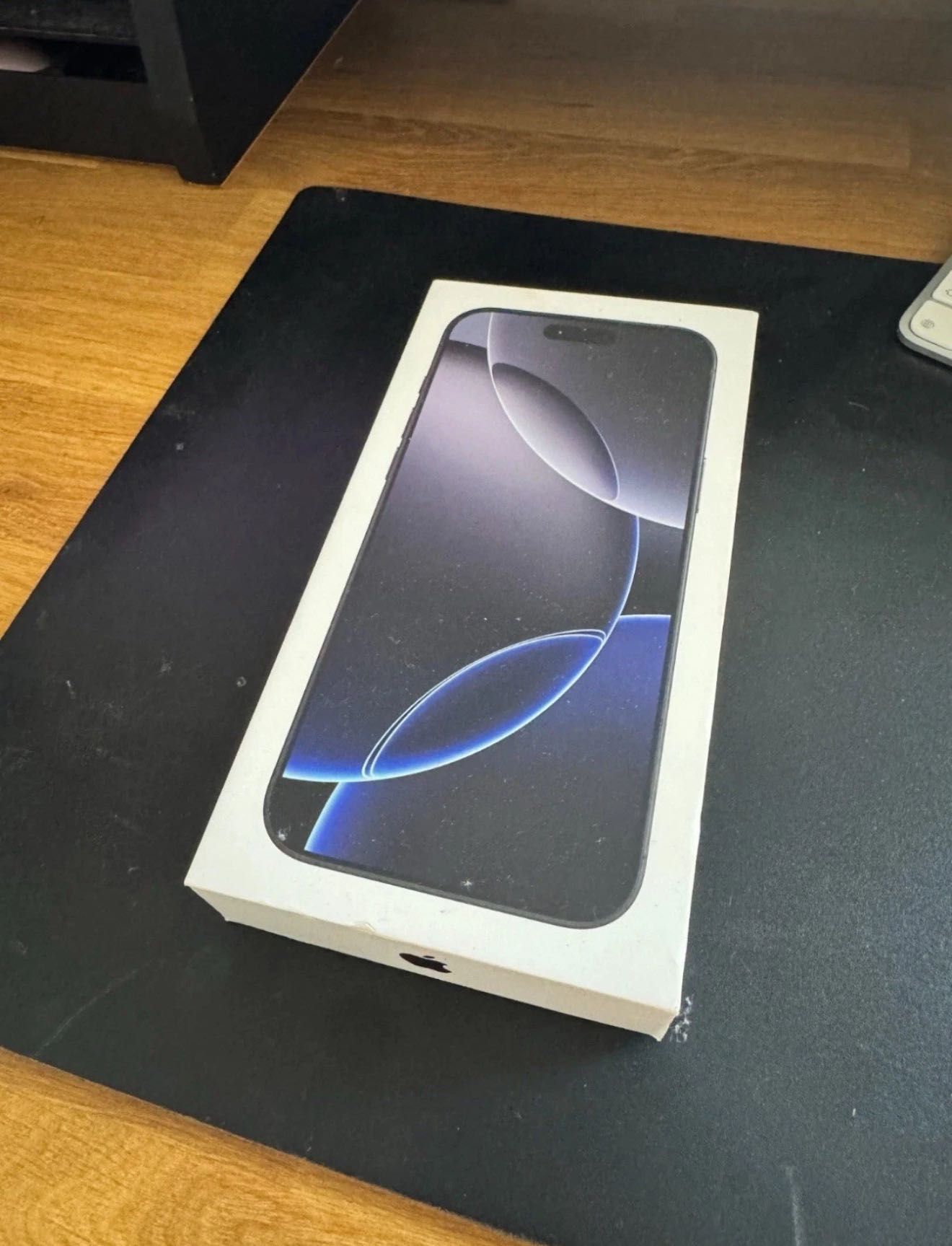 iPhone 16 pro max 512GB - 2 години гаранция