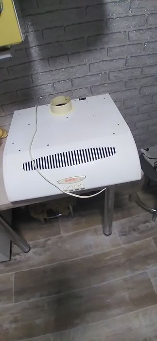 Продам вытяжку для кухни