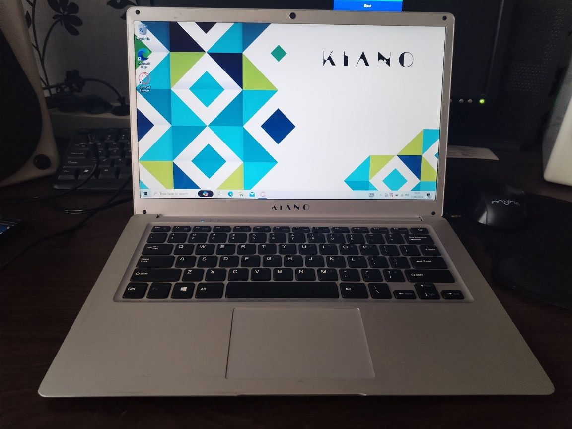 Laptop ultraportabil Kiano SlimNote 14.2