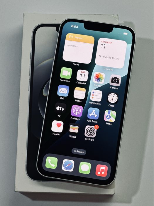 Нов! iPhone 16e бял