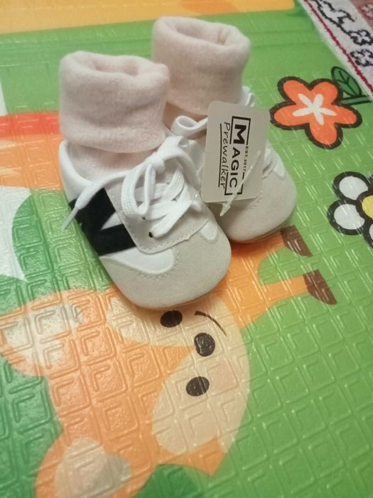 Новые детские одежды и обувь