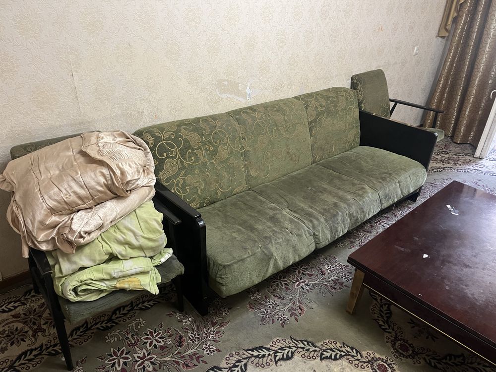 Диван и два кресла