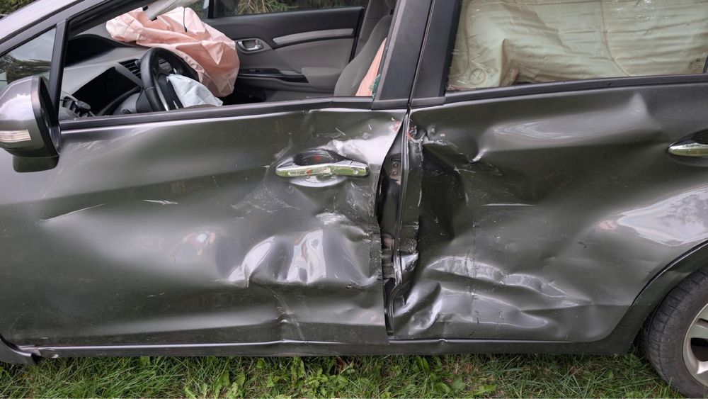 Honda civic sedan pentru dezmembrat