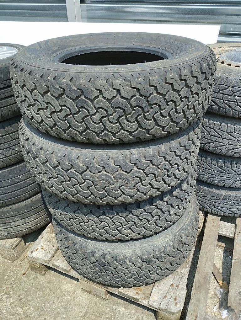 Гуми 4 броя 245/70 R16