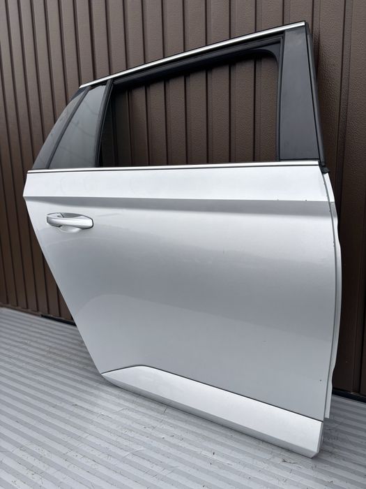 Usa dr spate Skoda Superb 3 combi cod de culoare LA7W 2015-2020